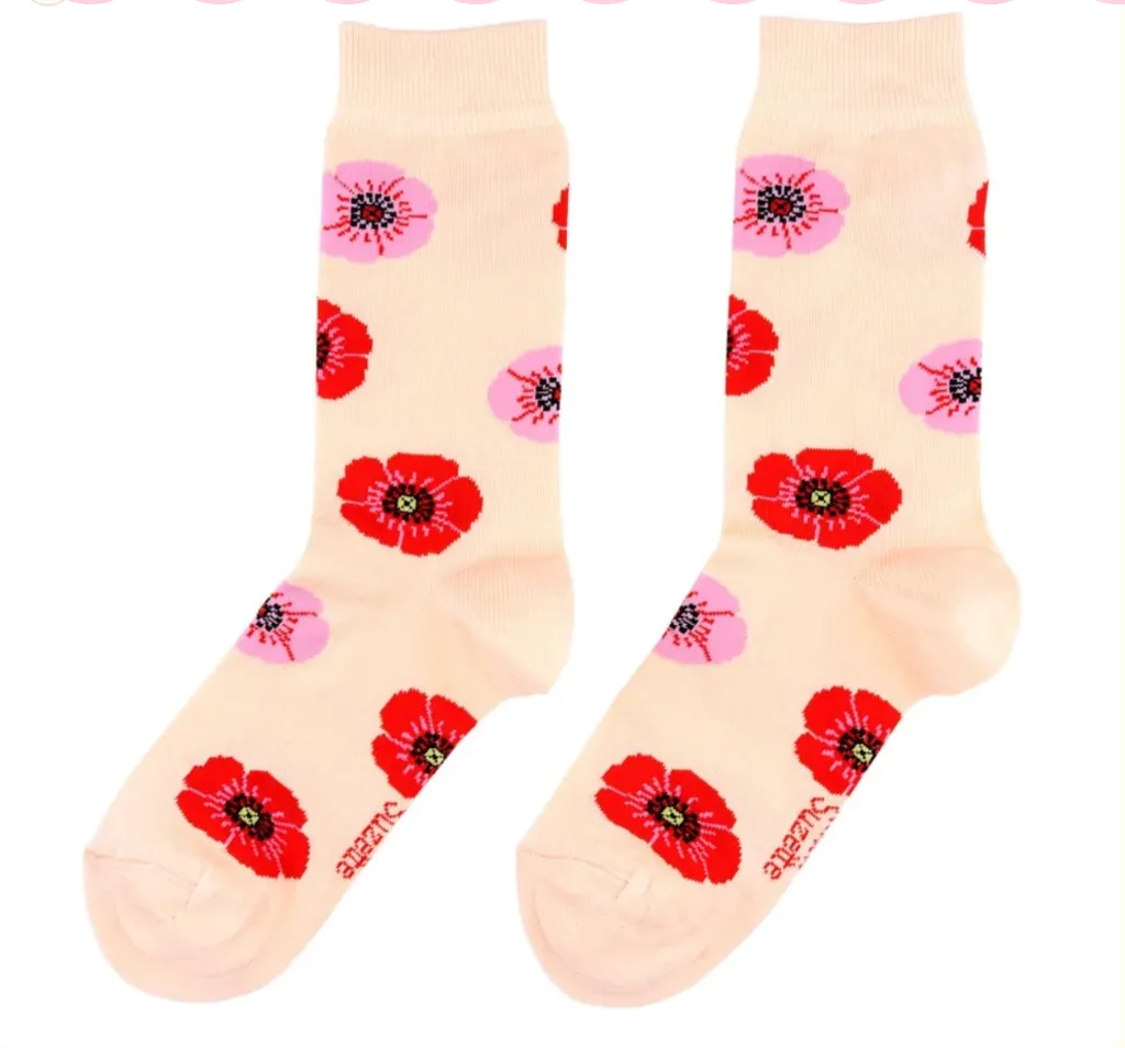 Paire de chaussettes Coquelicots Coucou Suzette rouges et roses sur fond crème.webp