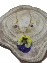 Collier bijou floral en résine.webp
