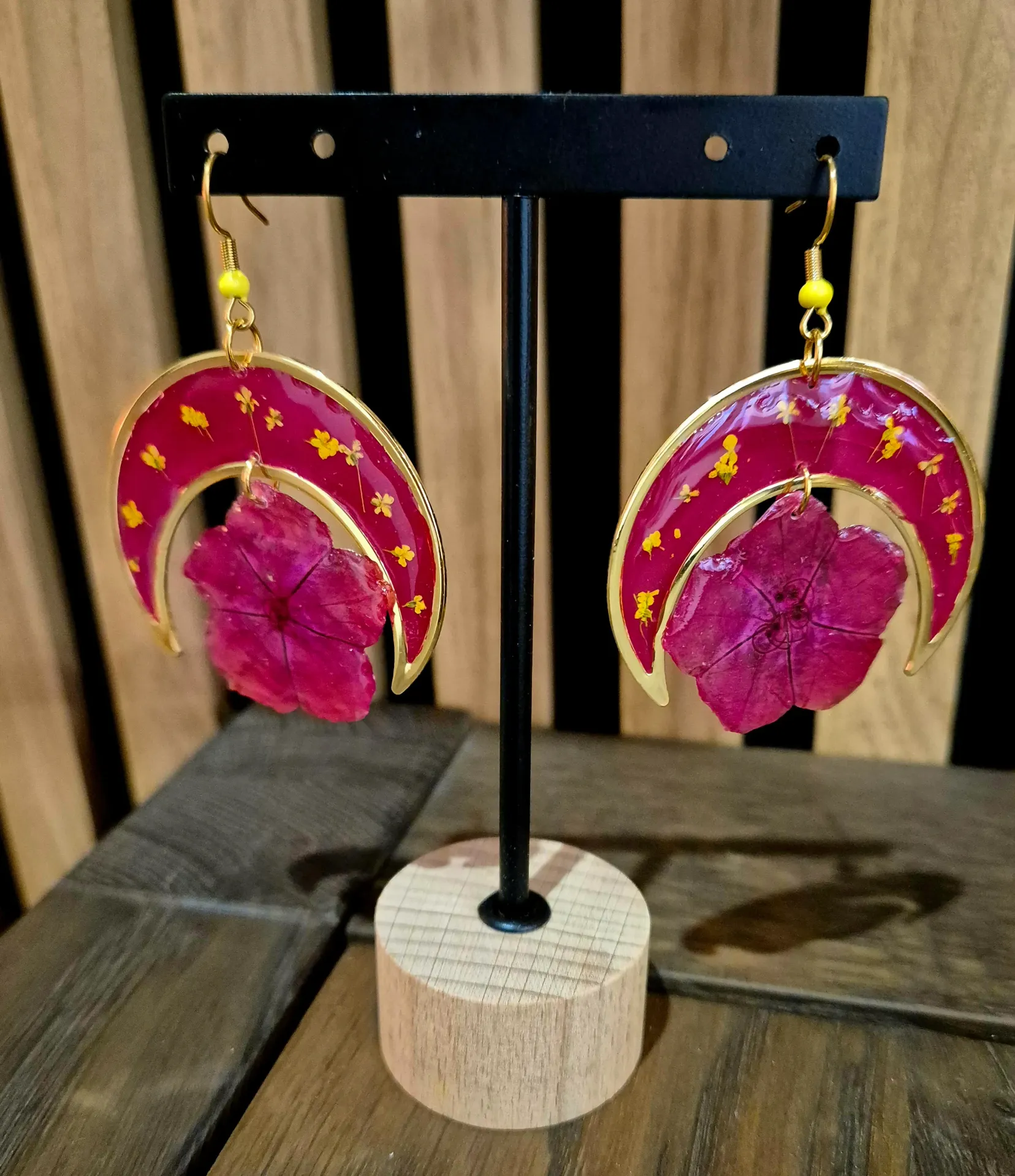 Boucles d'oreilles "Lune Fuchsia"   