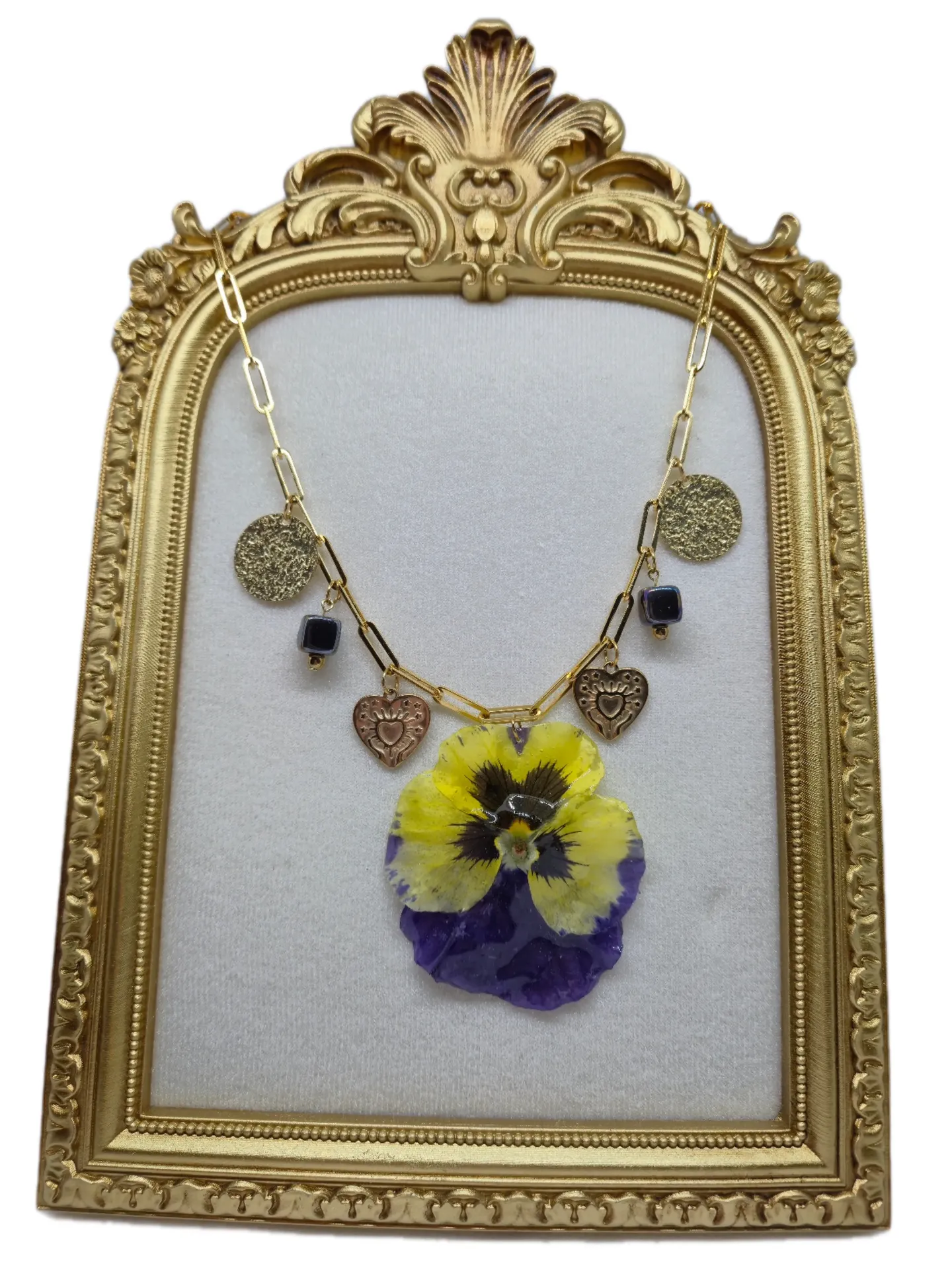 Collier fleur de pensée séchée