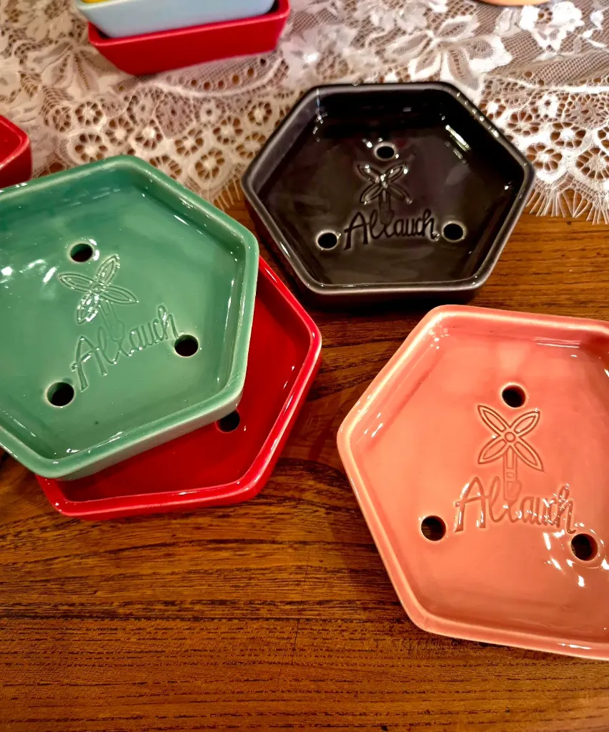 Porte-savon Hexagonal Céramique Allauch – L'Atelier DP (Jaune)