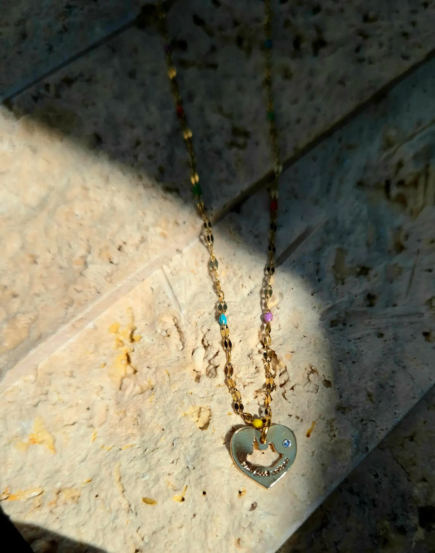 Collier perles colorées, coeur petit modèle avec strass Swaroski "THE GOOD MOTHER"