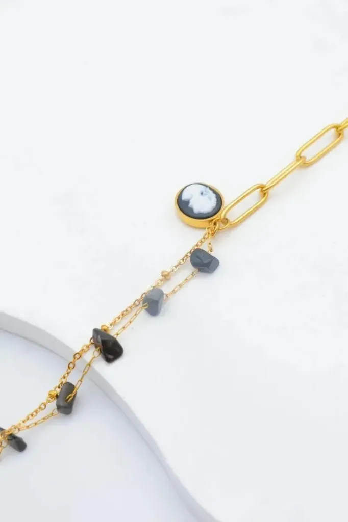 Bracelet chaîne dorée Camée & pierres