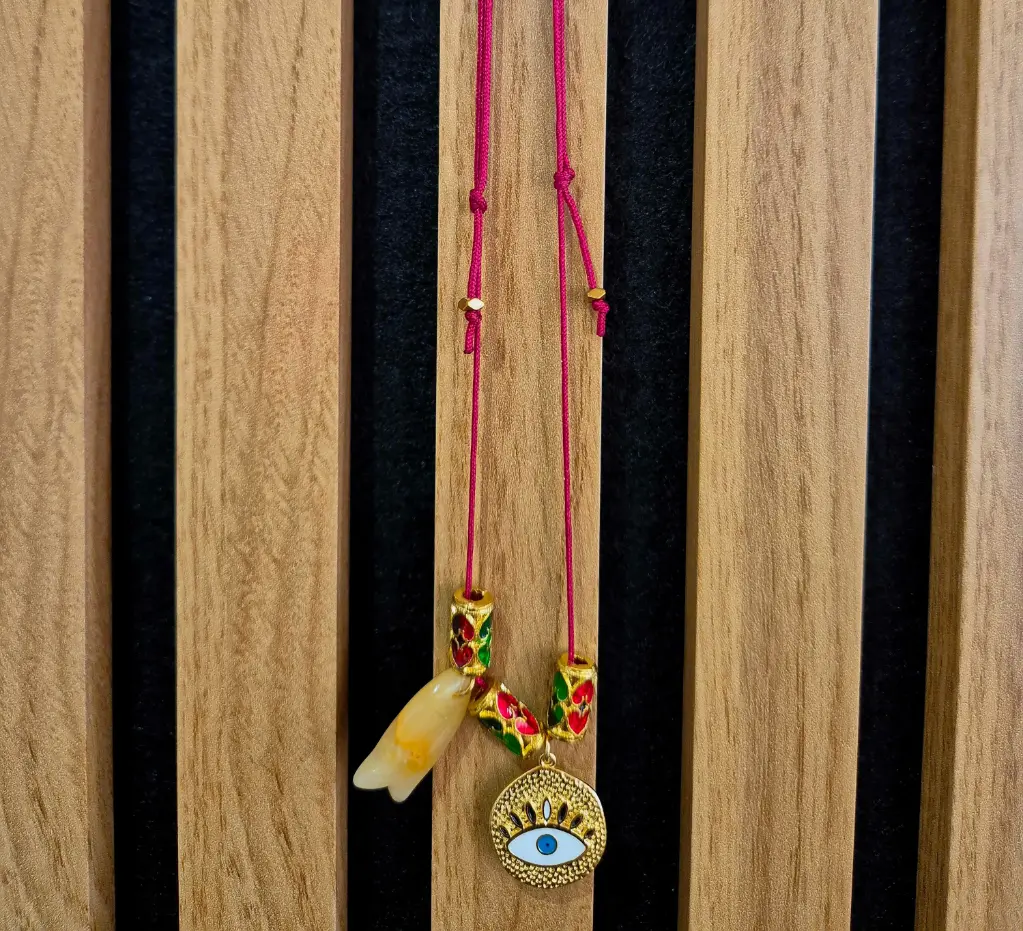 Collier Talisman Karma (Poisson crème)