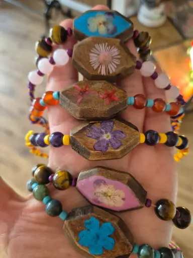 Bracelets "BLOK",  bois, fleurs et pierres naturelles